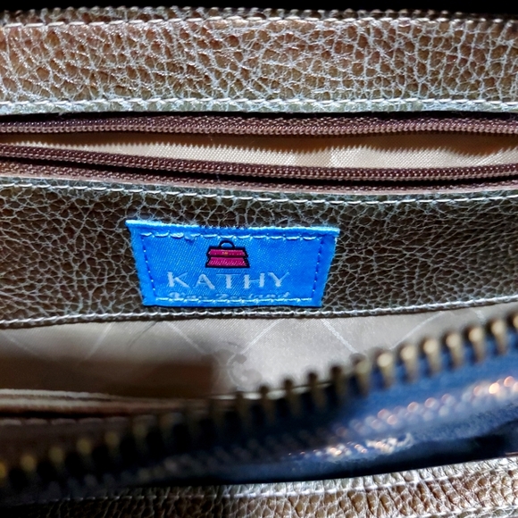 Kathy Van Zeeland Wristlet/Clutch - Picture 6 of 7